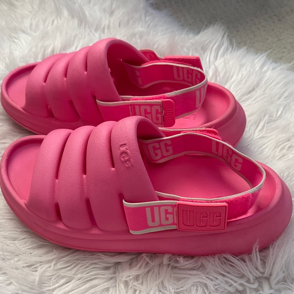 UGG Sport Yeah Slide Taffy Pink Sz 8 | Adjustable Strap | Water-Resistant